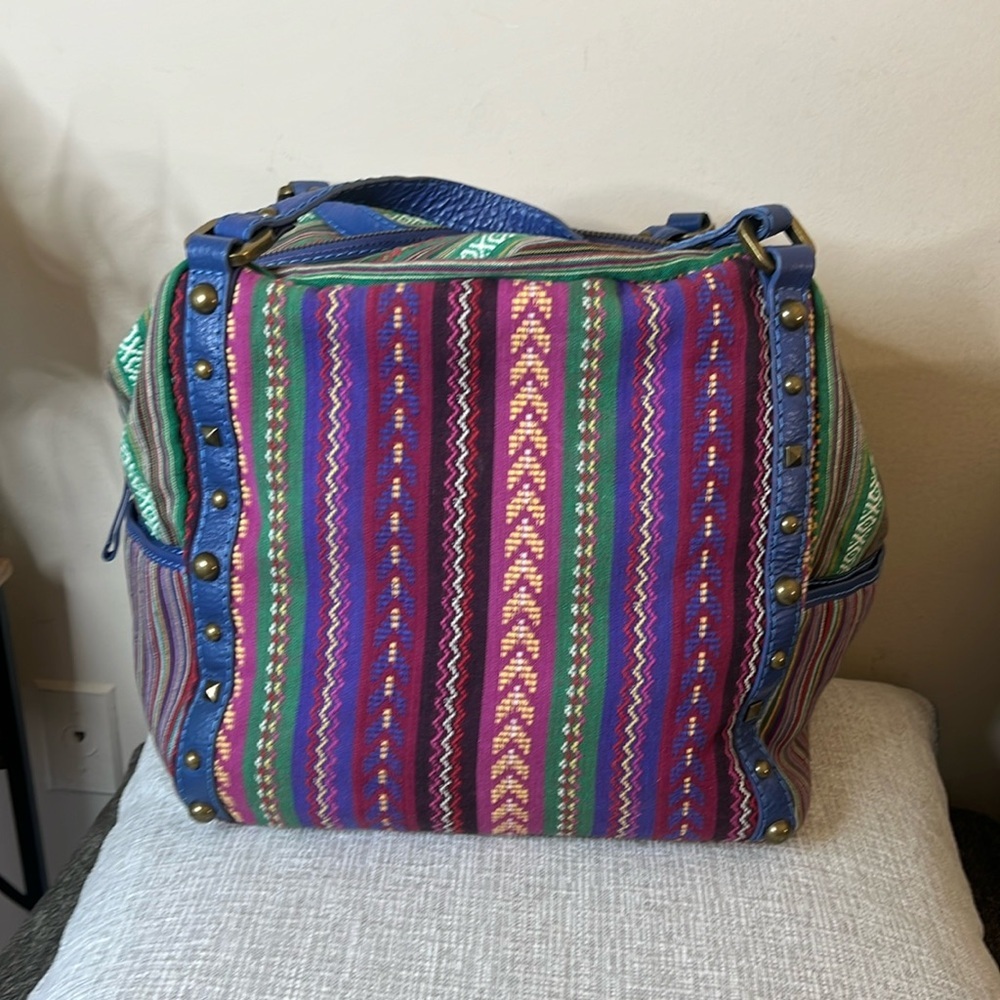 VIDA Colorful Patterned Travel Bag with Blue Accents